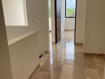 Casa de 4 recámaras en venta dentro de privada con amenidades en Conkal, Mérida
