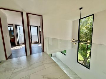 Casa en  venta en esquina en Lomas de Angelopolis junto a area verde.
