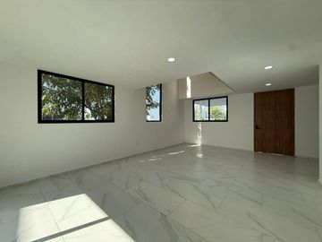 Casa en  venta en esquina en Lomas de Angelopolis junto a area verde.