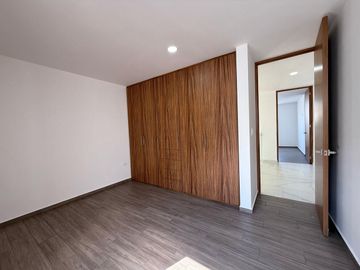 Casa en  venta en esquina en Lomas de Angelopolis junto a area verde.