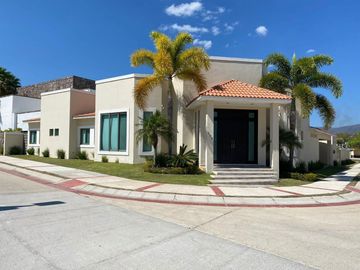 CASA EN VENTA TUXTLA GUTIÉRREZ CHIAPAS, UBICADA EN LOMAS DEL CAMPESTRE