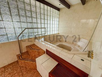 Venta de Exclusiva Infraestructura Hotelera en Miraflores