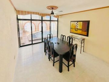 CASA EN VENTA EN ESQUINA| EN MERIDA, A DOS CALLES DE PASEO MONTEJO