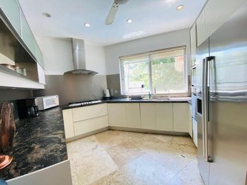 MAGNIFICA CASA EN VENTA EN LA PENINSULA DE SANTIAGO