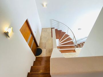 MAGNIFICA CASA EN VENTA EN LA PENINSULA DE SANTIAGO
