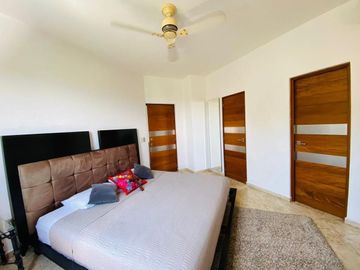 MAGNIFICA CASA EN VENTA EN LA PENINSULA DE SANTIAGO