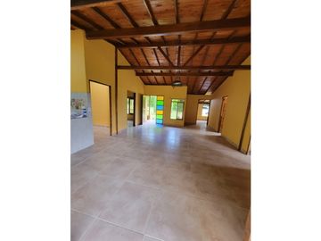 Finca independiente para la venta en Vda La Floresta,Alcala!!!