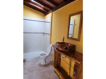 Finca independiente para la venta en Vda La Floresta,Alcala!!!