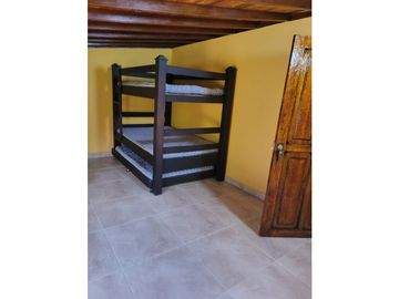 Finca independiente para la venta en Vda La Floresta,Alcala!!!