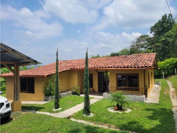 Finca independiente para la venta en Vda La Floresta,Alcala!!!