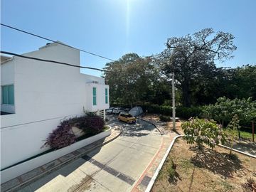 Venta de casa en Santa Marta conjunto cerrado