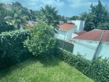 Descubre tu nuevo hogar en Loma de Valle Escondido