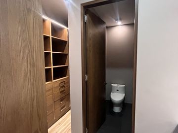 Venta de Exclusivo departamento en Real Antigua