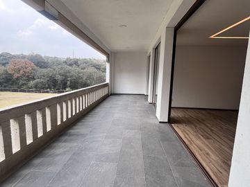 Venta de Exclusivo departamento en Real Antigua