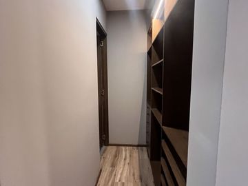 Venta de Exclusivo departamento en Real Antigua