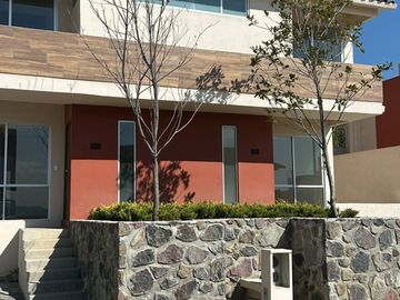 Renta y venta de casas en Lago Esmeralda
