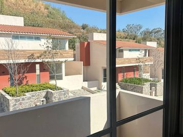 Renta y venta de casas en Lago Esmeralda