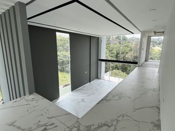 Venta de Hermosa Residencia en Rancho San Juan