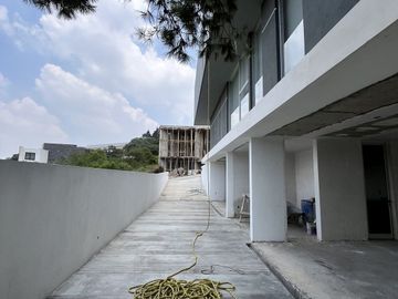 Venta de Hermosa Residencia en Rancho San Juan