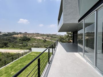 Venta de Hermosa Residencia en Rancho San Juan