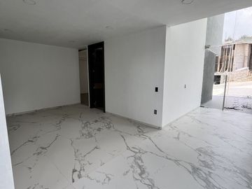 Venta de Hermosa Residencia en Rancho San Juan