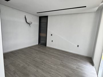 Venta de Hermosa Residencia en Rancho San Juan