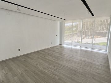Venta de Hermosa Residencia en Rancho San Juan