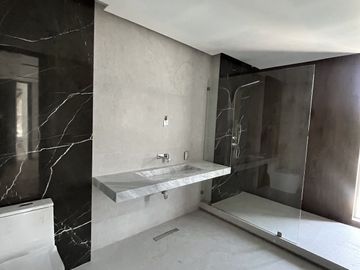 Venta de Hermosa Residencia en Rancho San Juan