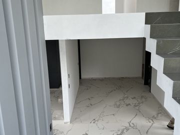 Venta de Hermosa Residencia en Rancho San Juan