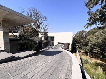 Venta de exclusiva Residencia en Rancho San Juan