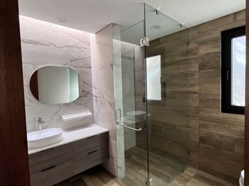 Venta de exclusiva Residencia en Rancho San Juan