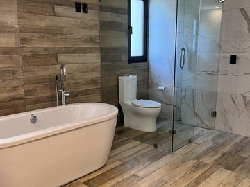 Venta de exclusiva Residencia en Rancho San Juan