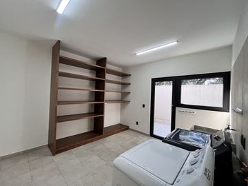 Venta de exclusiva Residencia en Rancho San Juan