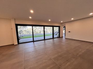 Venta de exclusiva Residencia en Rancho San Juan