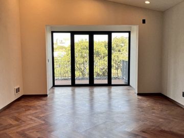 Venta de exclusiva Residencia en Rancho San Juan