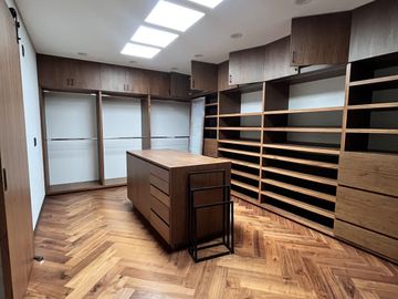Venta de exclusiva Residencia en Rancho San Juan