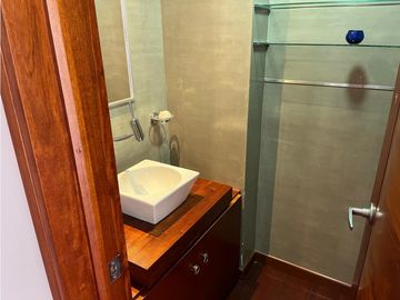 ARRIENDO HERMOSO APARTAMENTO ZONA NORTE SEMI AMOBLADO