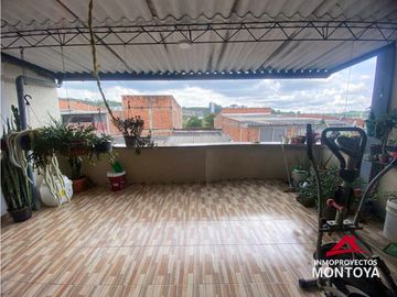 Casa de 3 niveles en Samaria, Pereira