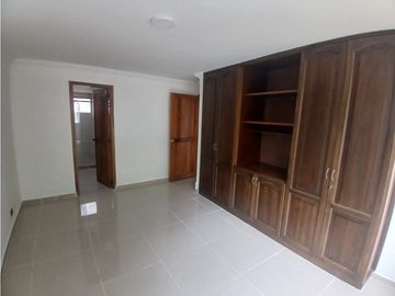 RENTA APARTAMENTO AMPLIO EN LA CIRCUNVALAR