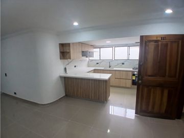 RENTA APARTAMENTO AMPLIO EN LA CIRCUNVALAR