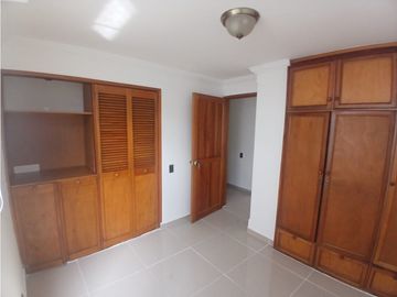 RENTA APARTAMENTO AMPLIO EN LA CIRCUNVALAR