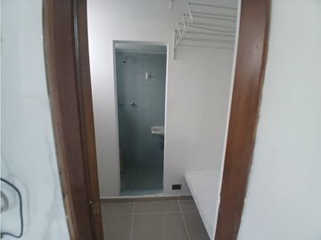 RENTA APARTAMENTO AMPLIO EN LA CIRCUNVALAR