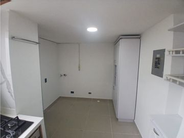 RENTA APARTAMENTO AMPLIO EN LA CIRCUNVALAR