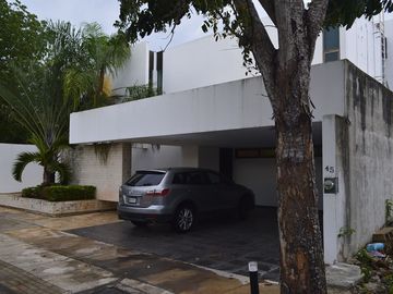 !!EXCLUSIVA CASA EN VENTA EN  PRIV. MANANTIALES DE COCOYOLES !!