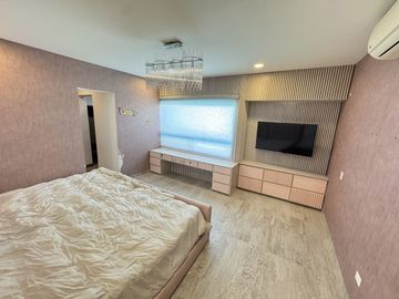Residencia de Lujo en Venta - Sierra Alta - 3 Recámaras - Alberca