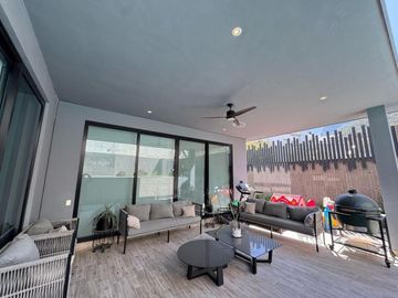 Residencia de Lujo en Venta - Sierra Alta - 3 Recámaras - Alberca