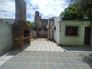 CASA SOBRE TACUARI CASI LAVALLE