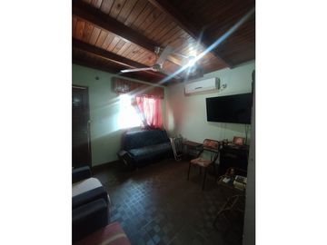 CASA SOBRE TACUARI CASI LAVALLE