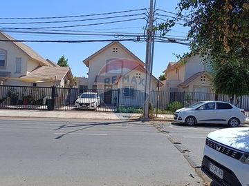 Acogedora casa en venta - Buin