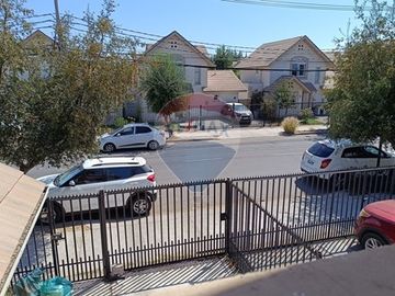 Acogedora casa en venta - Buin